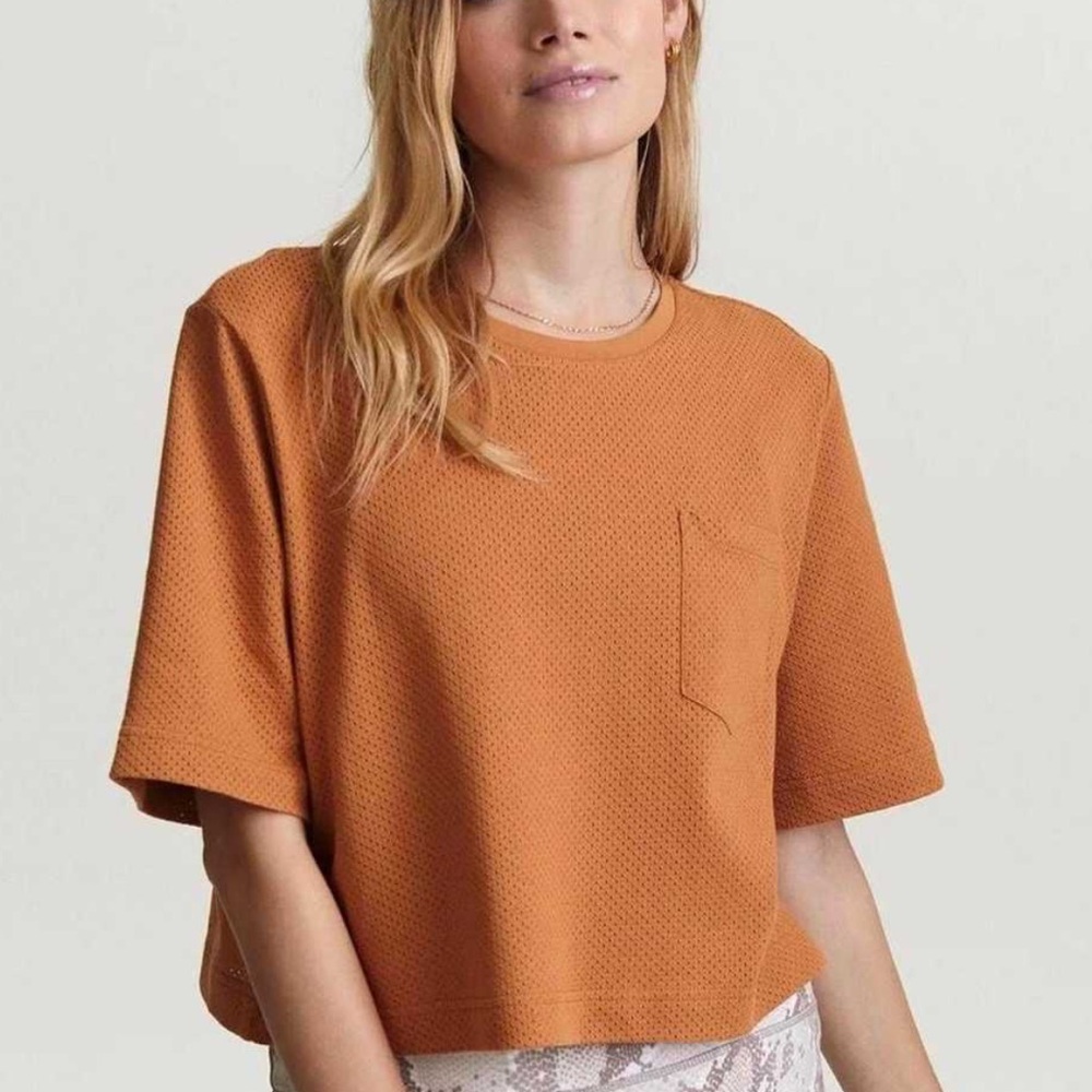Varley Bexley Perforated Jersey Boxy Cropped Tee Size M Cashew